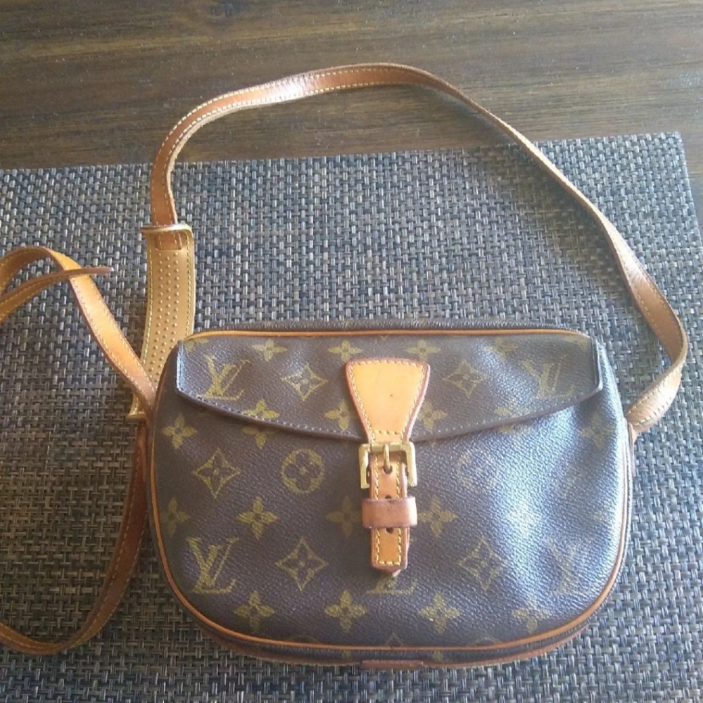 Louis Vuitton Crossbody bag